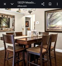 Table with 6 CHAIRS