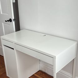 At home office desk + computer chair