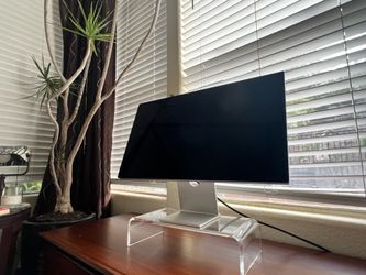 Apple Studio Display 27in 5K Standard Glass Tilt Adjustable Stand