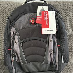 WENGER Synergy 16 inch Laptop Backpack - Black/Gray
