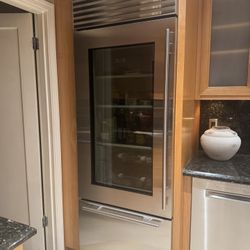 30” Sub Zero Refrigerator 