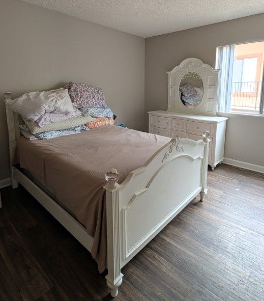 Full bedroom set