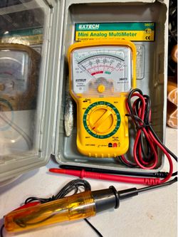 Extech 38073 AC/DC Voltage Meter