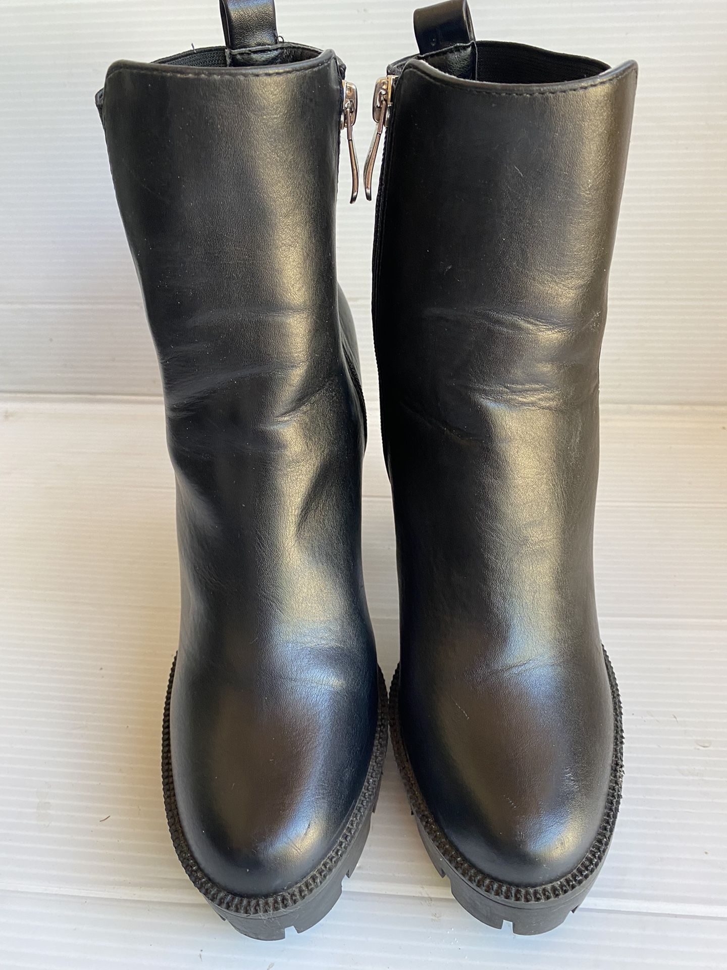Black Boots Size:7.5 For Women