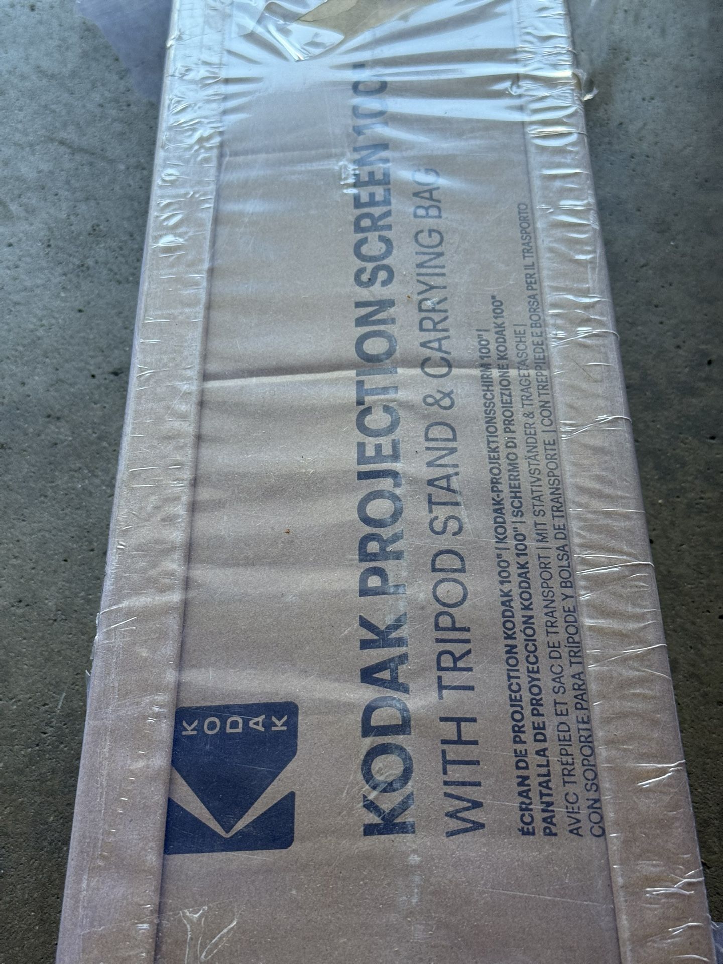 Projector Screen- Kodak 100β Portable Projector Screen w/ Tripod Stand & Carry Bag β White