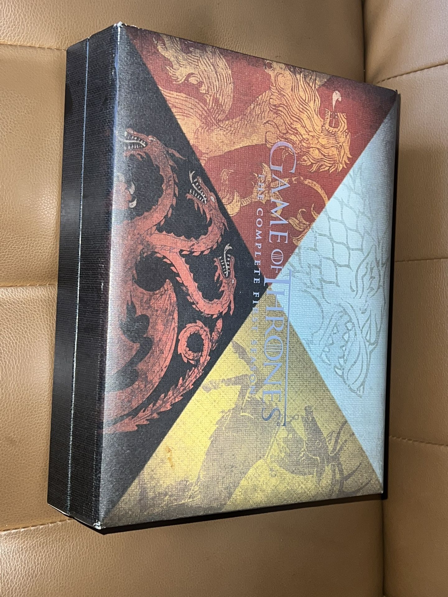 Game of Thrones Season 1 Gift Set Blu-Ray With Dragon Egg