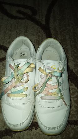 Tenis para niña talla 7.