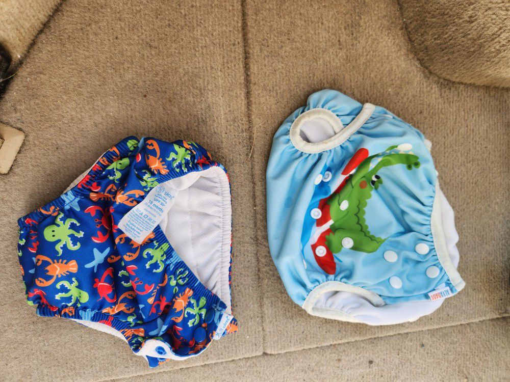 2 Swim Diapers 12 Months 