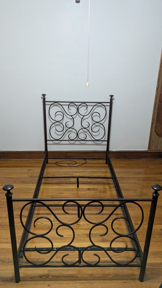 Twin Size Iron Bed Frame 