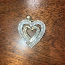 10k Gold With Natural Diamond Heart Pendant