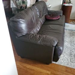 Nattutzi Leather Sofa