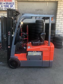 Toyota electric forklift