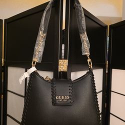 GUESS Women’s Black Crescent Shoulder Bag Zip Detachable Strap Whipstitch Gold