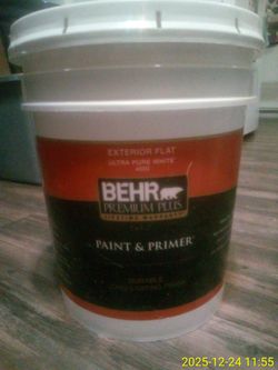 BEHR EXTERIOR FLAT ULTRA PURE WHITE (paint & primer) 5 gal