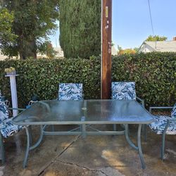 Outdoor Table and 4 Chairs 