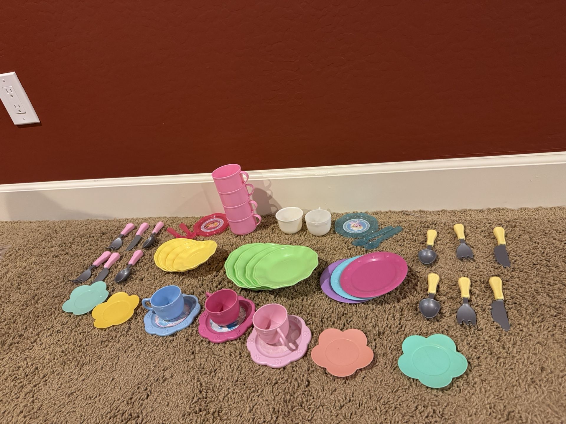 Toys - Plates Saucers