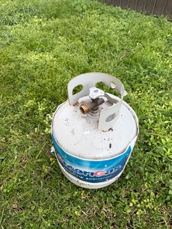 Propane tanks for grills I have seven of them at $10 each take all of them for 50