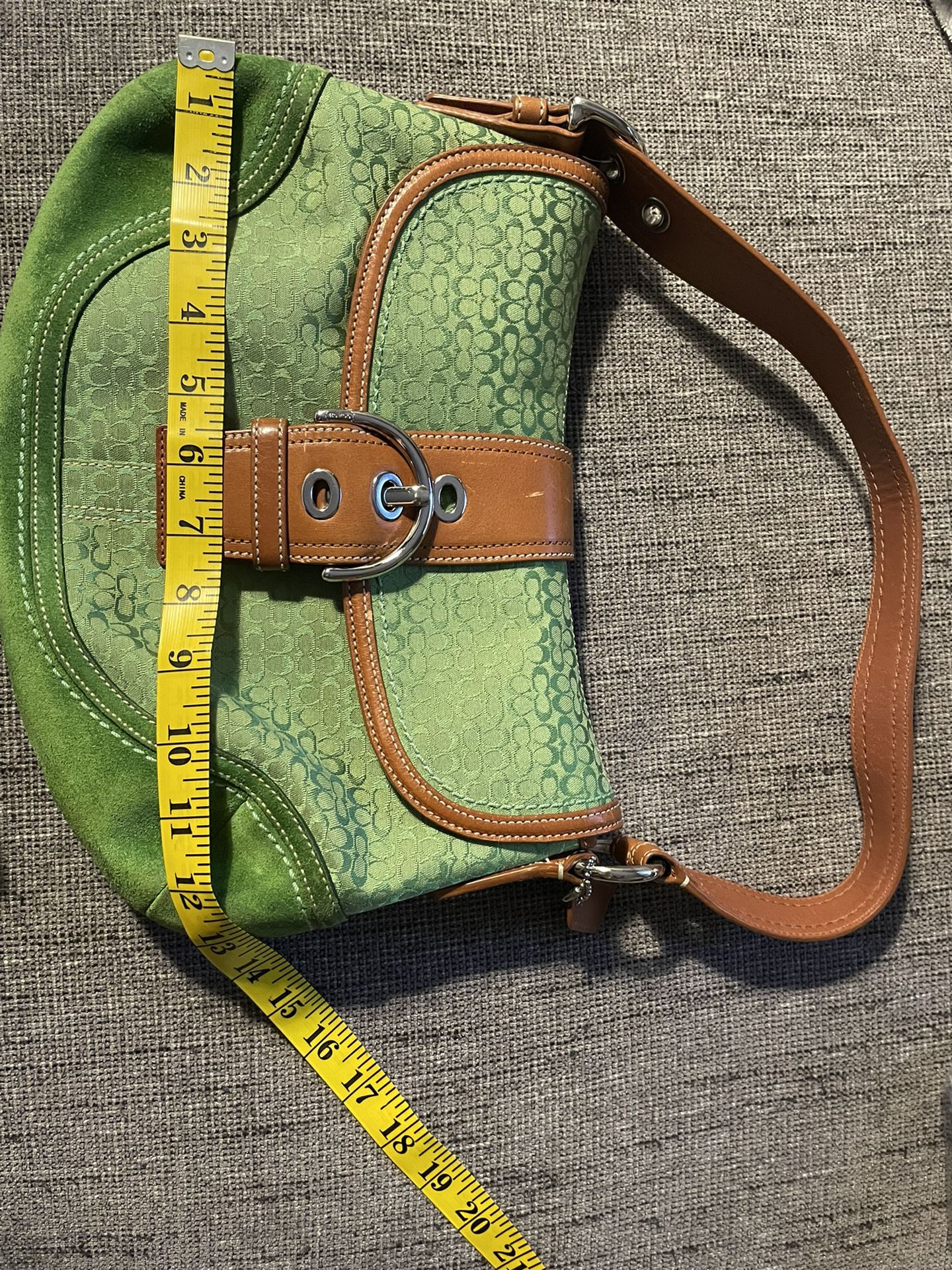 Coach C5675 Pennie Crossbody With Coin Case In Signature Canvas Khaki/  Olive Greenw for Sale in Hayward, CA - OfferUp
