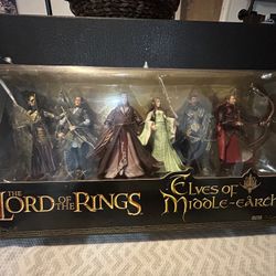 Elves of Middle-earth" action figure set from The Lord of the Rings. The set was produced by Toy Biz and released around 2005.