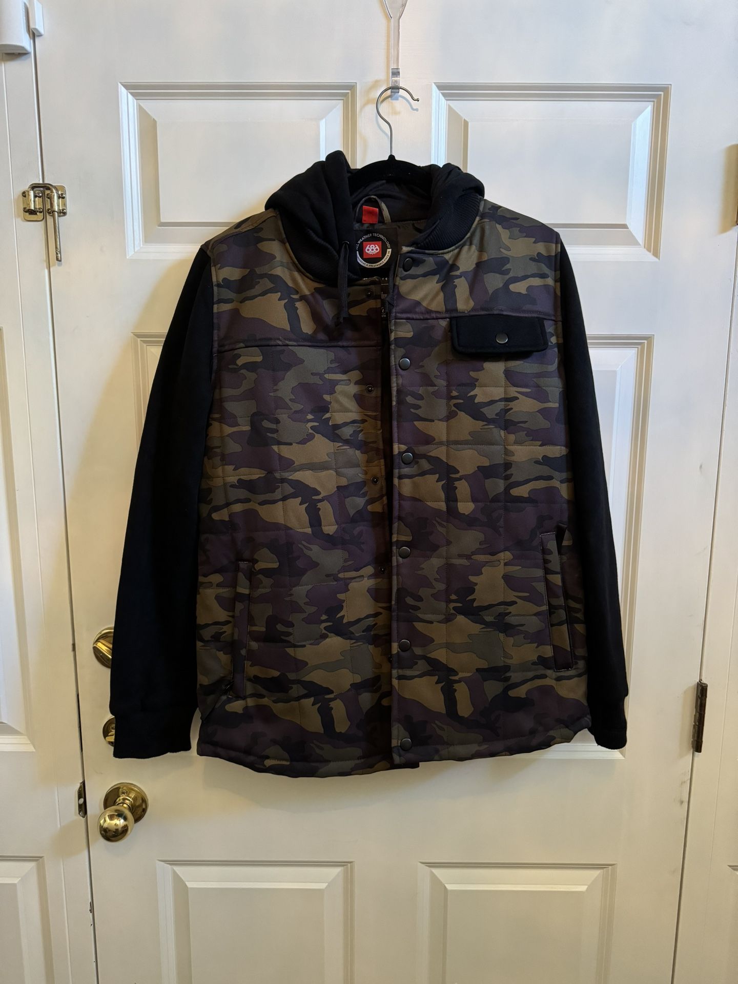 Like New 686 Camo Jacket Size M