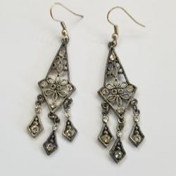 Costume Jewelry Pierced Earrings 