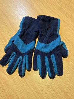 Target Kid’s Navy and Teal Blue Fleece Gloves. Size: 8-16