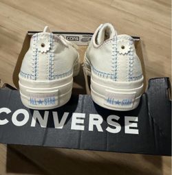 Women’s converse size 10