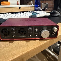 Focusrite Scarlett 2i2