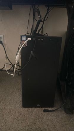 Desktop PC for Light Gaming W/ Mouse and Keyboard