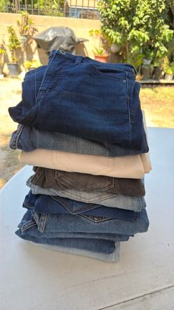 Pantalones de mujer size 5/7 buenas condiciones    $10 todos