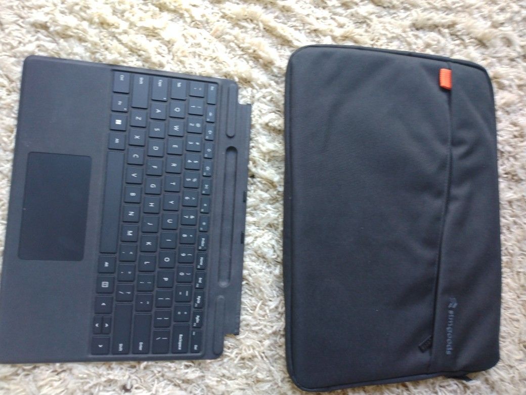Microsoft Surface Pro 8 Keyboard and Bag