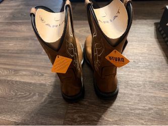 Composite toe work boots