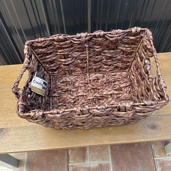 Weaved basket