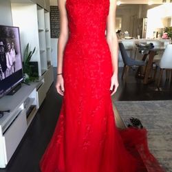 RED PROM EVENING DRESS GOWN