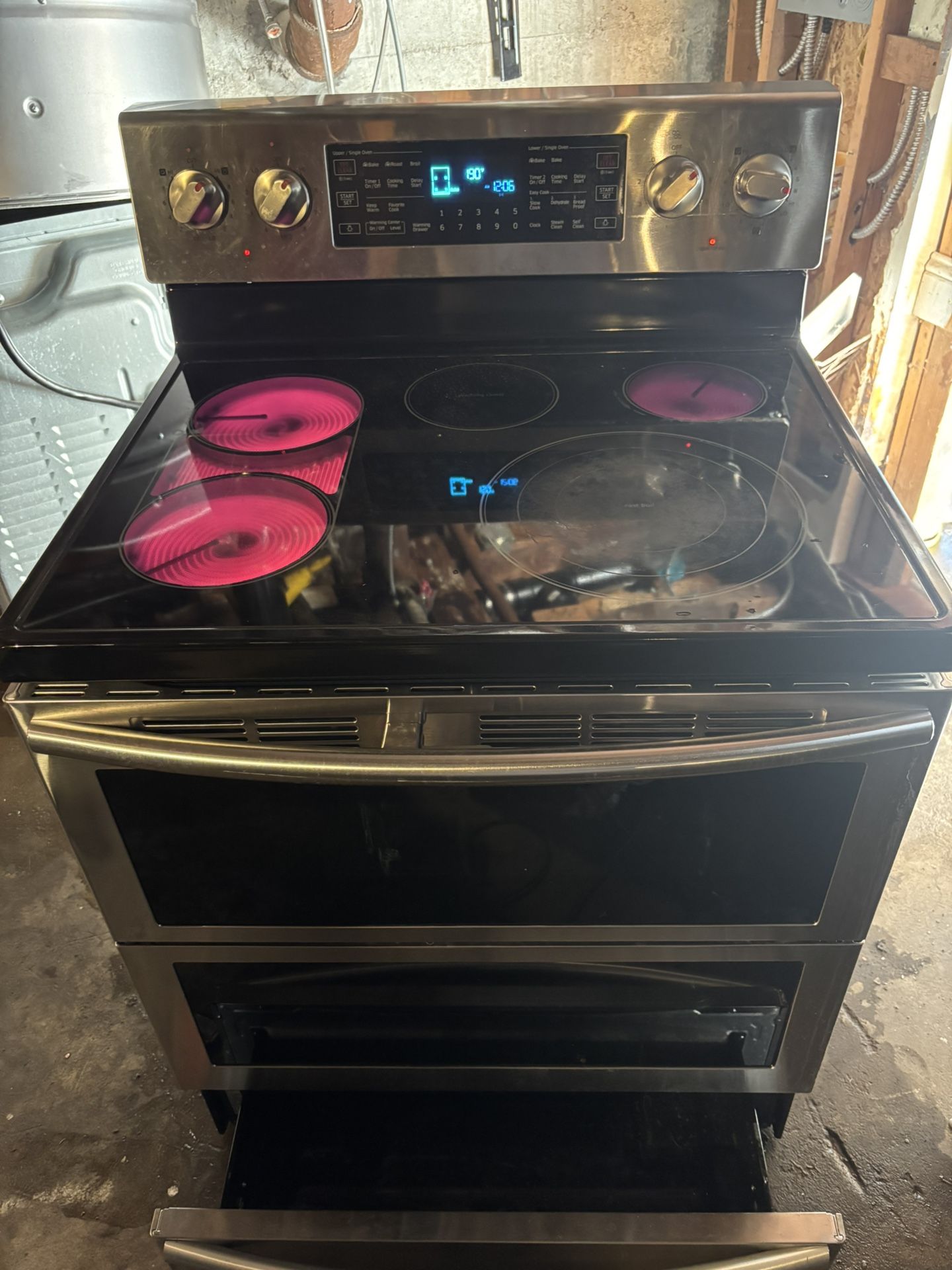 Samsung Stove On Good Working Condition