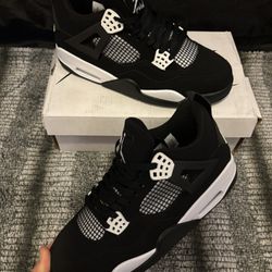 AJ4 White Thunder Size 10 Men’s Sneakers