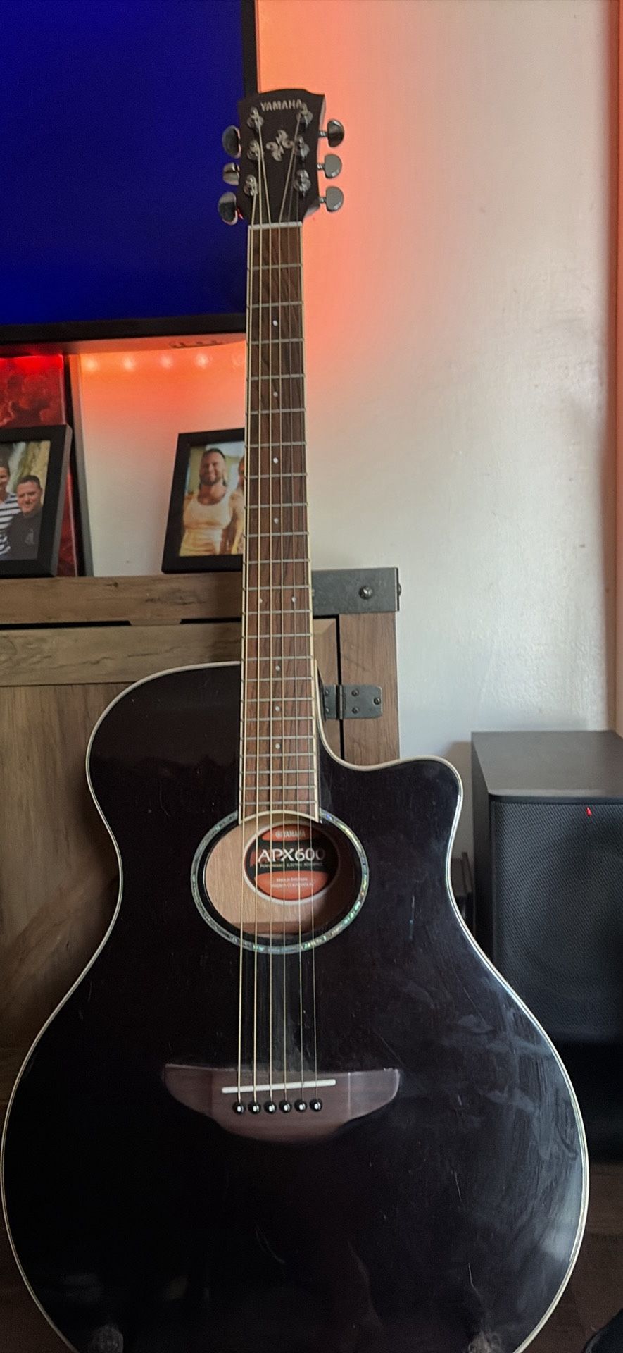 Yamaha Acoustic/electric Guitar