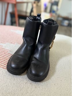 Girls Black Ankle Booties Side Zip w/ Gold Chain Accent Size Kids 34 or 3