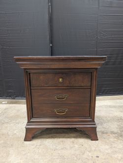 Classic Style Dark Wood Three-Drawer Nightstand