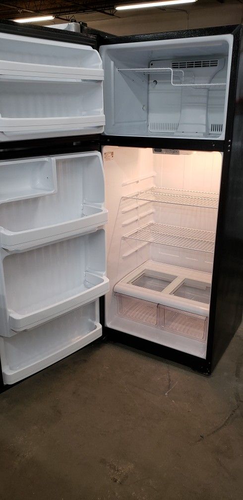 GE Black Top And Bottom Fridge 18cf