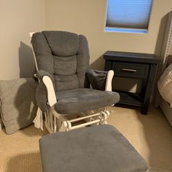 Nursery Rocking Chair 