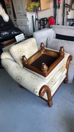 Arm chair with ottoman