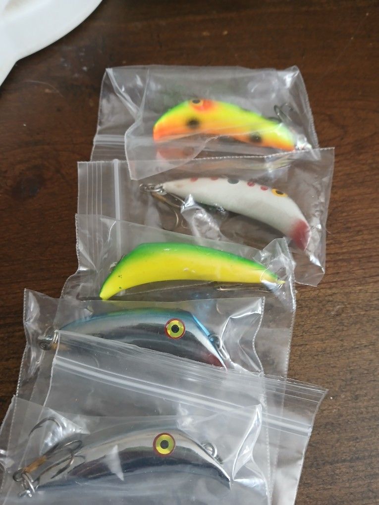 NOS 5 Lot Vintage Unbranded Canadian Wigglers Fishing Lures