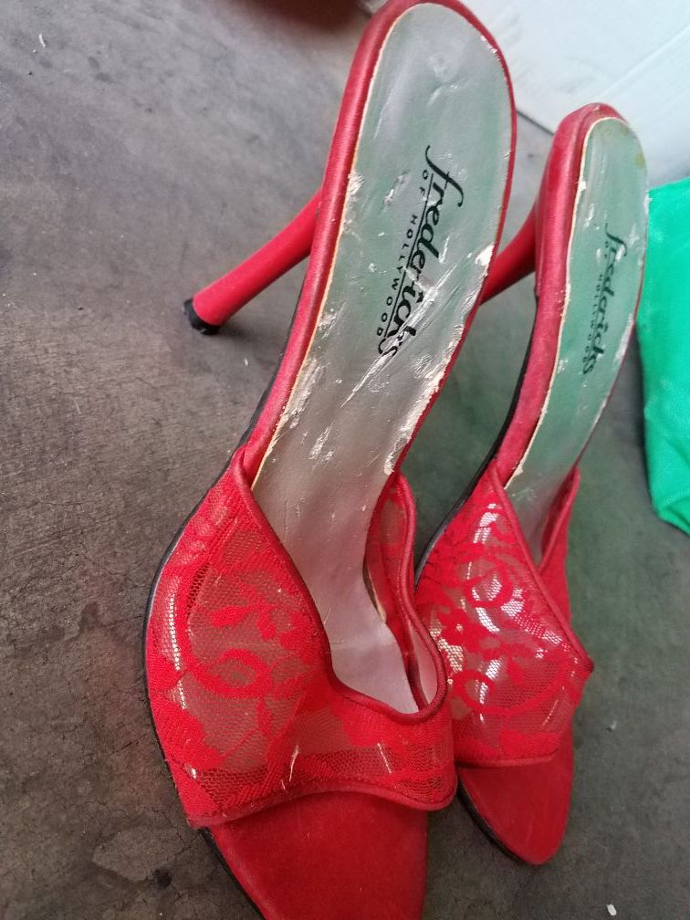 Red heels 👠