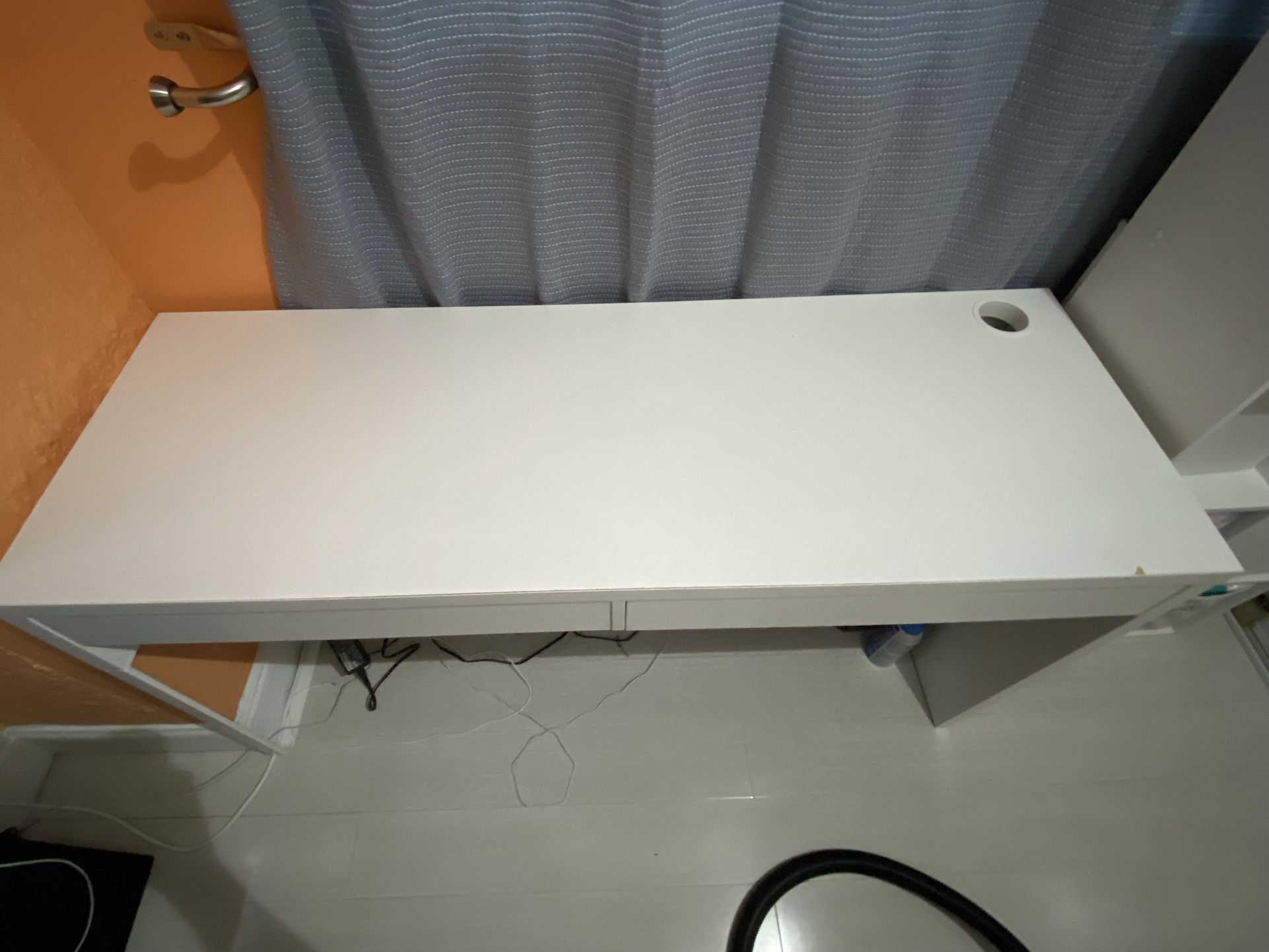 White Desk