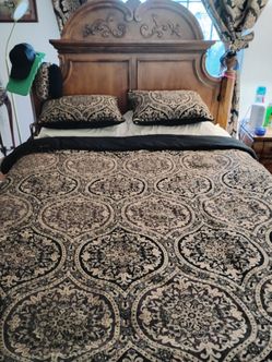 Bedroom set 3 piece Queen