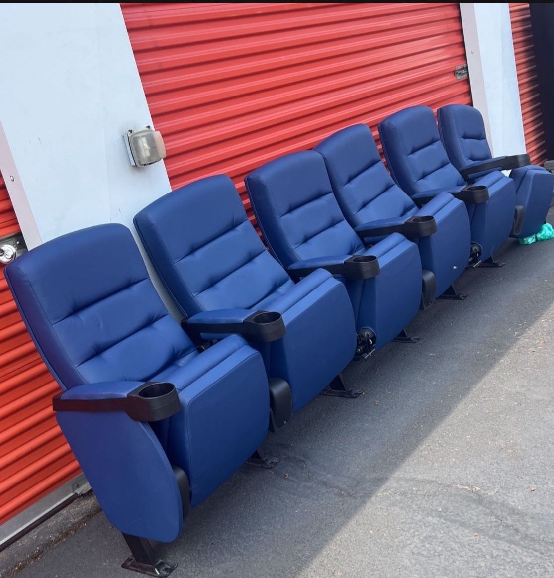 6 Nice Leather Movie Theater Seats