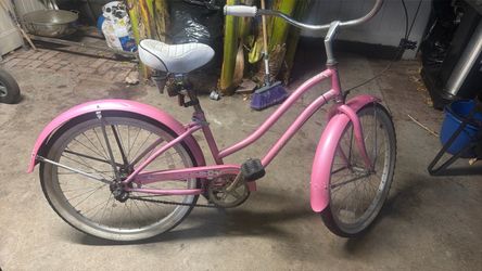 Daisy pink bike