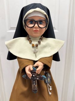 Monja / Nun - Muñeca Religiosa / Religious Doll