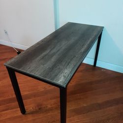 LIKE NEW BEAUTIFUL BLACK OAK COLOR DINING TABLE